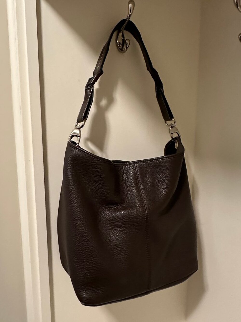 Talbots bucket bag, dark brown leather, off-white stitching on shoulder, slouchy